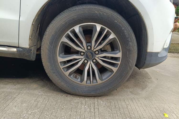 Used Geely Auto Vision X6 2016 1.3T CVT Flagship Model Right Front Wheel Hub