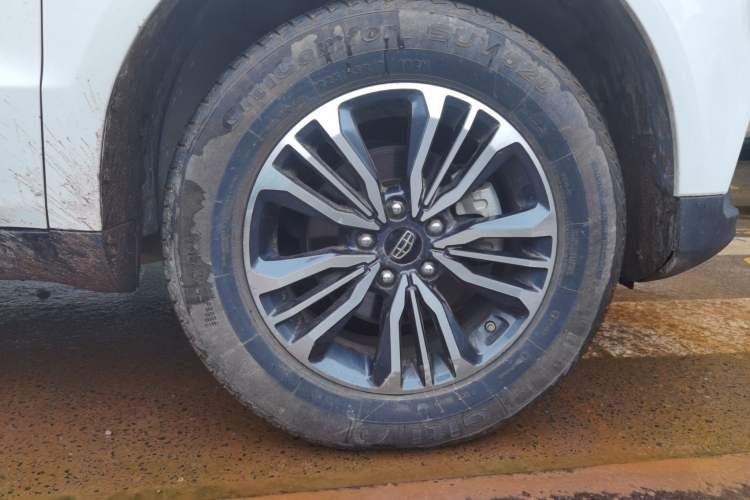 Used Geely Auto Vision X6 2016 1.3T CVT Flagship Model Right Front Wheel Hub