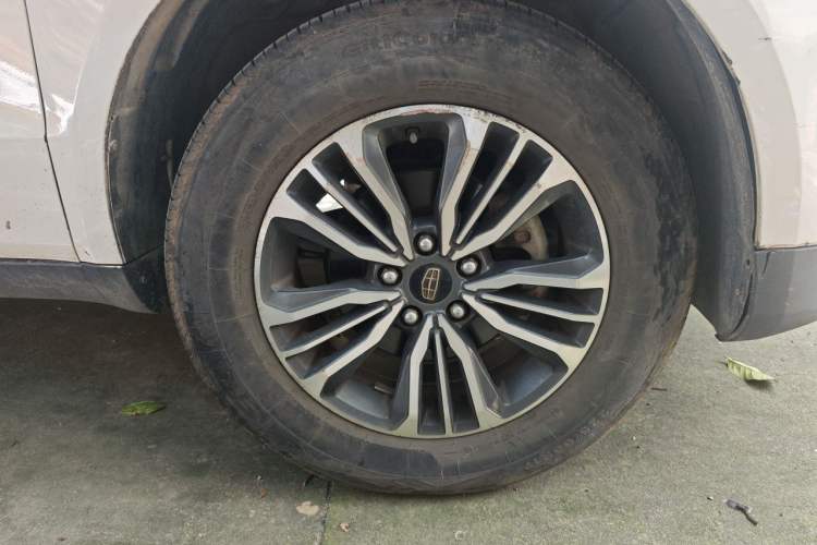 Used Geely Auto Vision X6 2016 1.3T CVT Flagship Model Right Front Wheel Hub