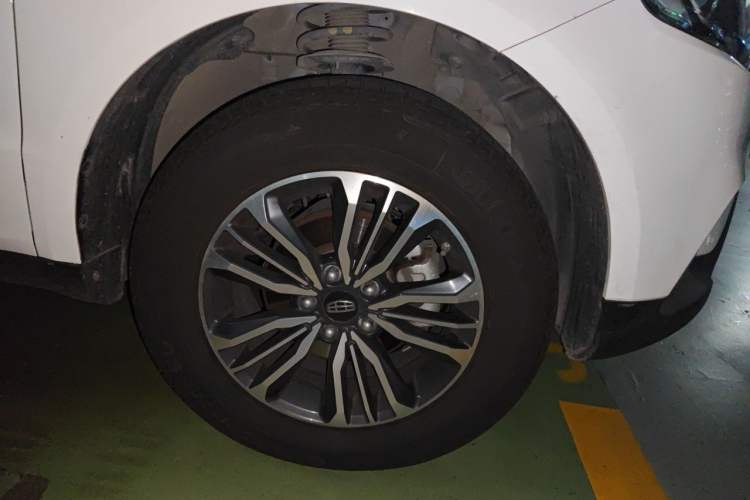 Used Geely Auto Vision X6 2016 1.3T CVT Flagship Model Right Front Wheel Hub