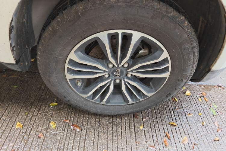 Used Geely Auto Vision X6 2016 1.8L Manual Luxury Model Right Front Wheel Hub