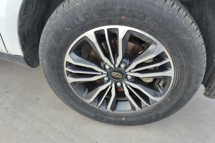 Used Geely Auto Vision X6 2016 1.3T CVT Flagship Model Right Front Wheel Hub