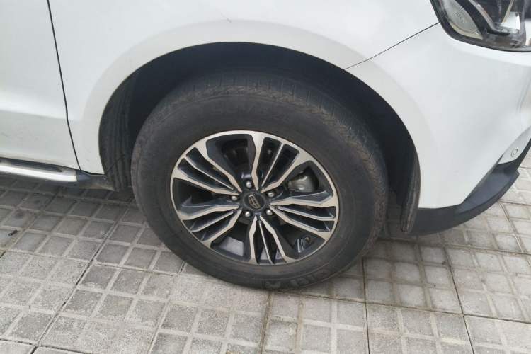 Used Geely Auto Vision X6 2016 1.3T CVT Flagship Model Right Front Wheel Hub