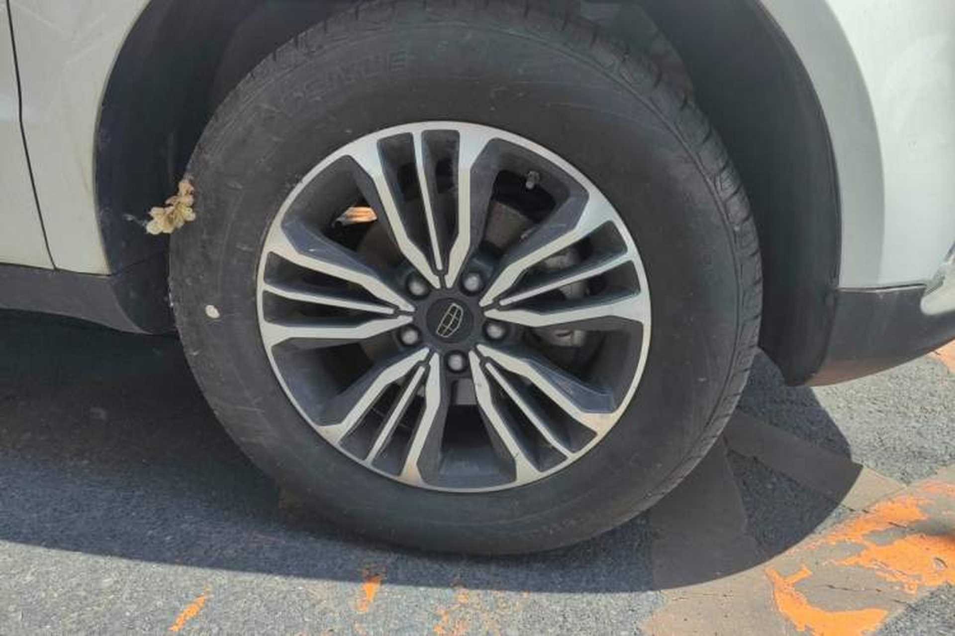 Used Geely Auto Vision X6 2016 1.3T CVT Flagship Model Right Front Wheel Hub