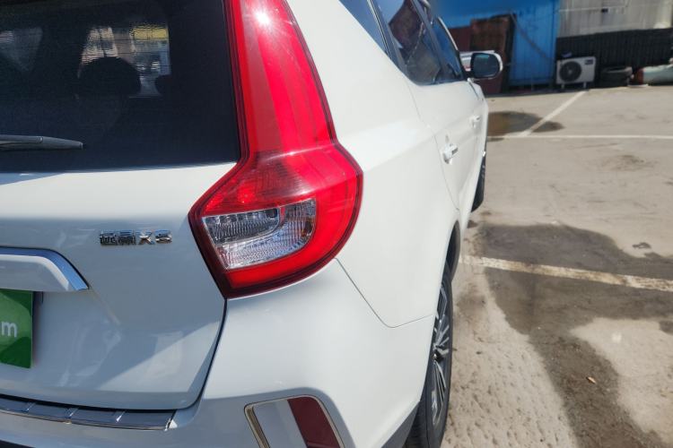 Used Geely Auto Vision X6 2016 1.3T CVT Flagship Model Right Rear Taillight