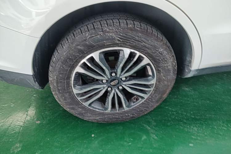 Used Geely Auto Vision X6 2016 1.3T CVT Flagship Model Right Rear Wheel Hub
