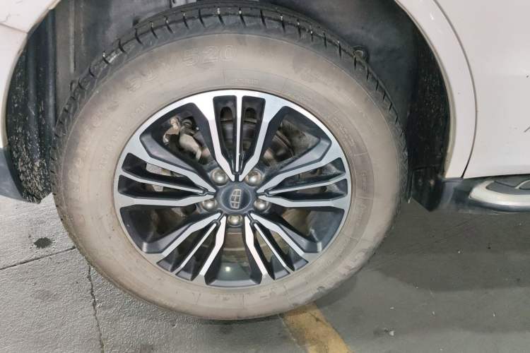 Used Geely Auto Vision X6 2016 1.3T CVT Flagship Model Right Rear Wheel Hub