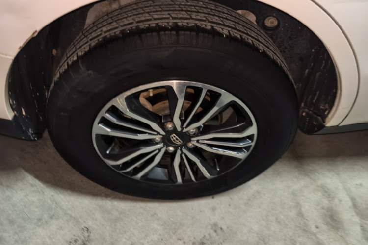 Used Geely Auto Vision X6 2016 1.3T CVT Flagship Model Right Rear Wheel Hub