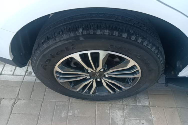 Used Geely Auto Vision X6 2016 1.3T CVT Flagship Model Right Rear Wheel Hub