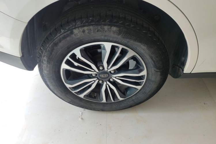 Used Geely Auto Vision X6 2016 1.3T CVT Flagship Model Right Rear Wheel Hub