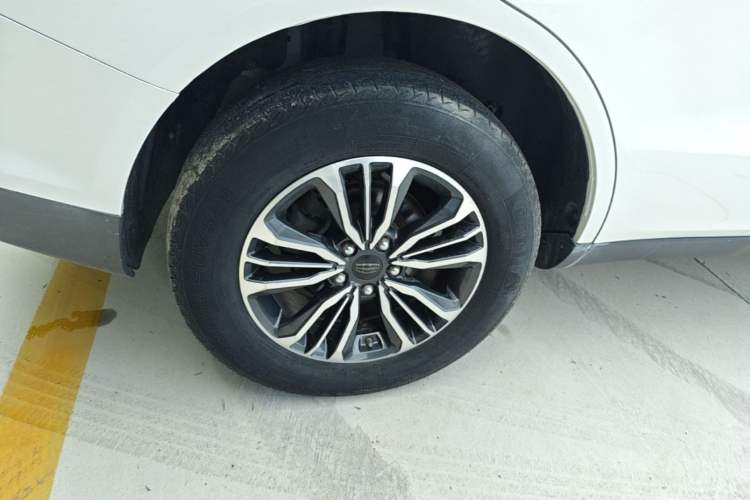 Used Geely Auto Vision X6 2016 1.3T CVT Flagship Model Right Rear Wheel Hub