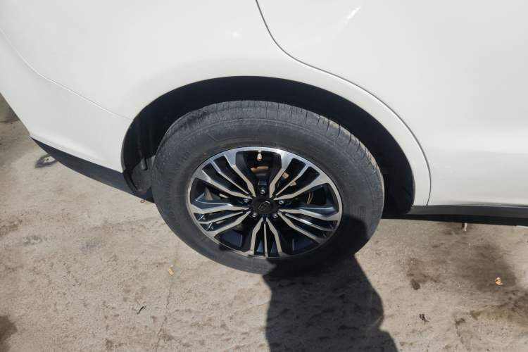 Used Geely Auto Vision X6 2016 1.3T CVT Flagship Model Right Rear Wheel Hub