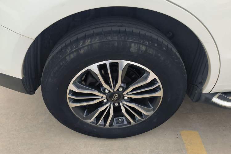 Used Geely Auto Vision X6 2016 1.3T CVT Flagship Model Right Rear Wheel Hub