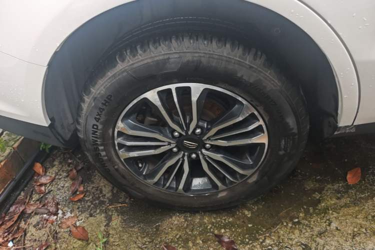 Used Geely Auto Vision X6 2016 1.3T CVT Flagship Model Right Rear Wheel Hub