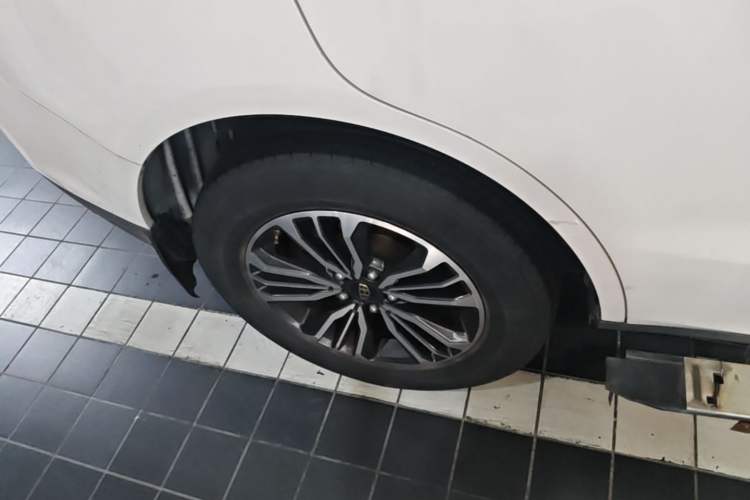 Used Geely Auto Vision X6 2016 1.3T CVT Flagship Model Right Rear Wheel Hub
