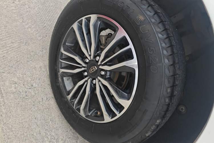 Used Geely Auto Vision X6 2016 1.3T CVT Flagship Model Right Rear Wheel Hub
