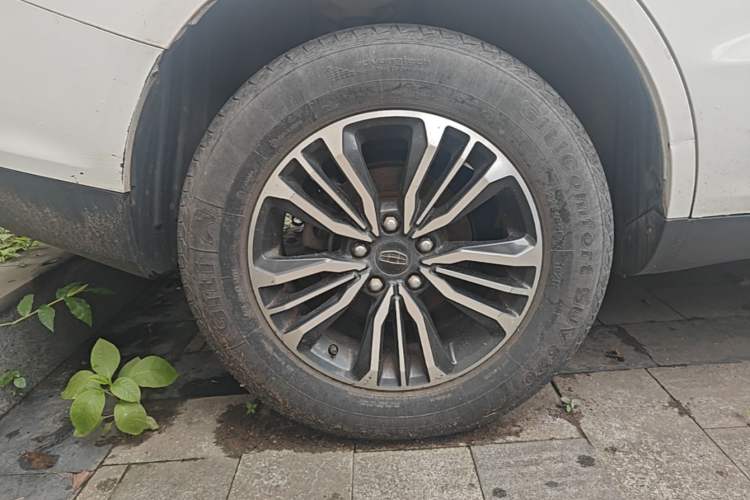Used Geely Auto Vision X6 2016 1.3T CVT Luxury Model Right Rear Wheel Hub