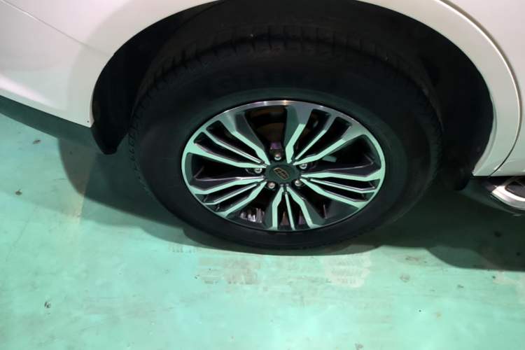 Used Geely Auto Vision X6 2016 1.3T CVT Flagship Model Right Rear Wheel Hub
