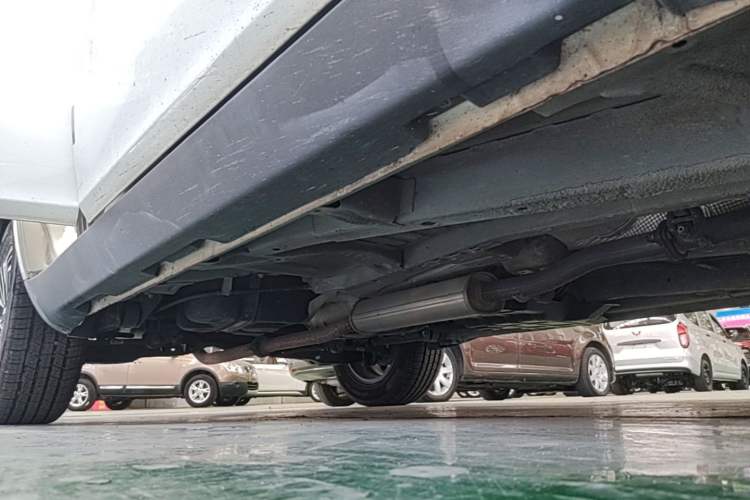 Used Geely Auto Vision X6 2016 1.3T CVT Flagship Model Right Side Sill