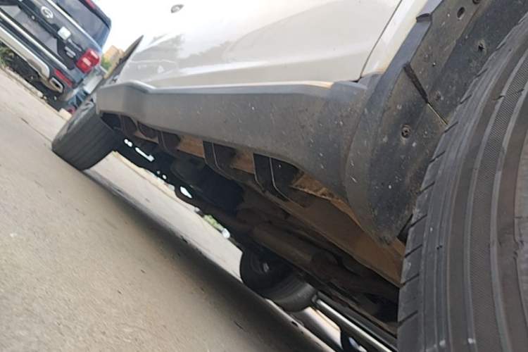Used Geely Auto Vision X6 2016 1.3T CVT Luxury Model Right Side Sill