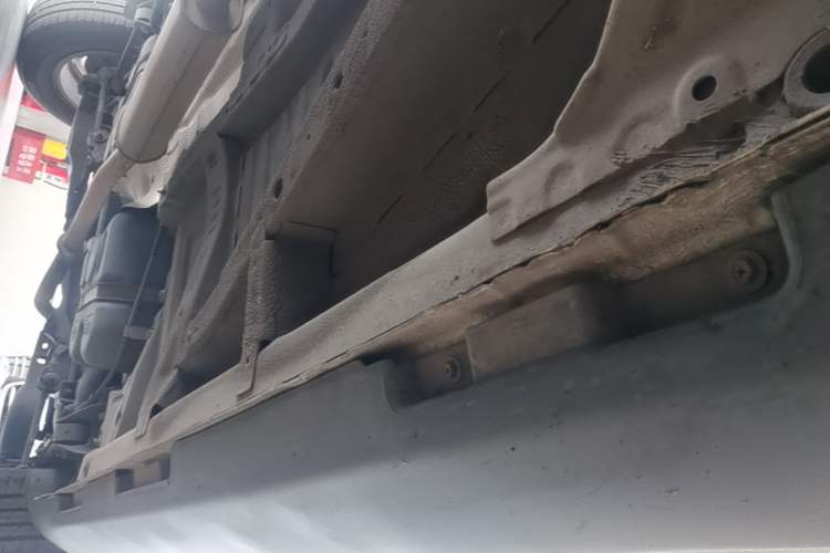 Used Geely Auto Vision X6 2016 1.8L Manual Luxury Model Right Side Sill