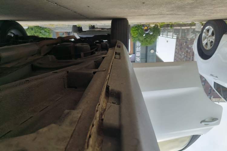 Used Geely Auto Vision X6 2016 1.3T CVT Flagship Model Right Side Sill