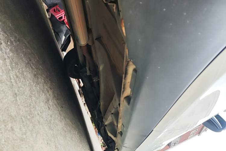 Used Geely Auto Vision X6 2016 1.3T CVT Luxury Model Right Side Sill