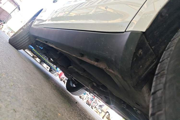 Used Geely Auto Vision X6 2016 1.3T CVT Flagship Model Right Side Sill