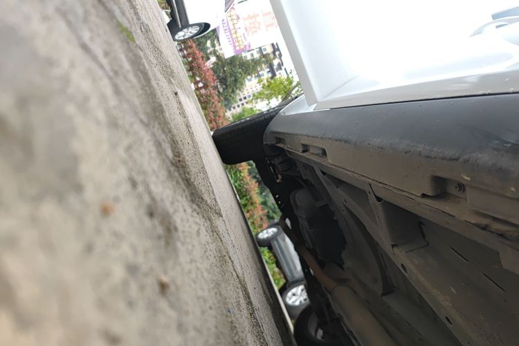 Used Geely Auto Vision X6 2016 1.8L Manual Luxury Model Right Side Sill