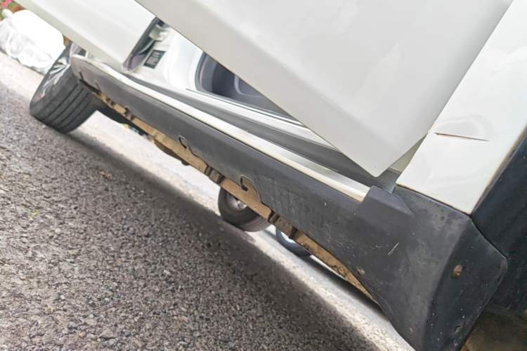 Used Geely Auto Vision X6 2016 1.3T CVT Flagship Model Right Side Sill