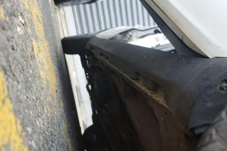 Used Geely Auto Vision X6 2016 1.3T CVT Luxury Model Right Side Sill