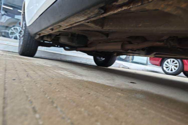 Used Geely Auto Vision X6 2016 1.3T CVT Luxury Model Right Side Sill