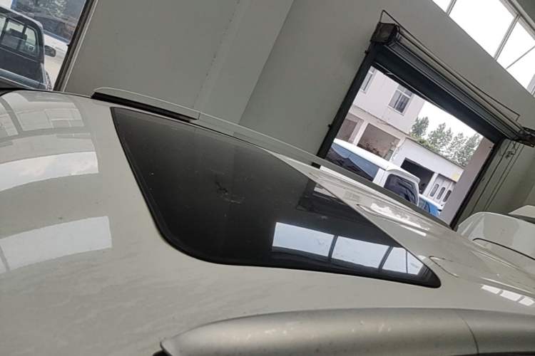 Used Geely Auto Vision X6 2016 1.3T CVT Flagship Model Roof