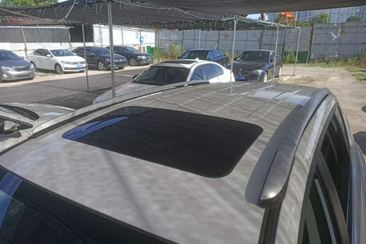 Used Geely Auto Vision X6 2016 1.8L Manual Luxury Model Roof