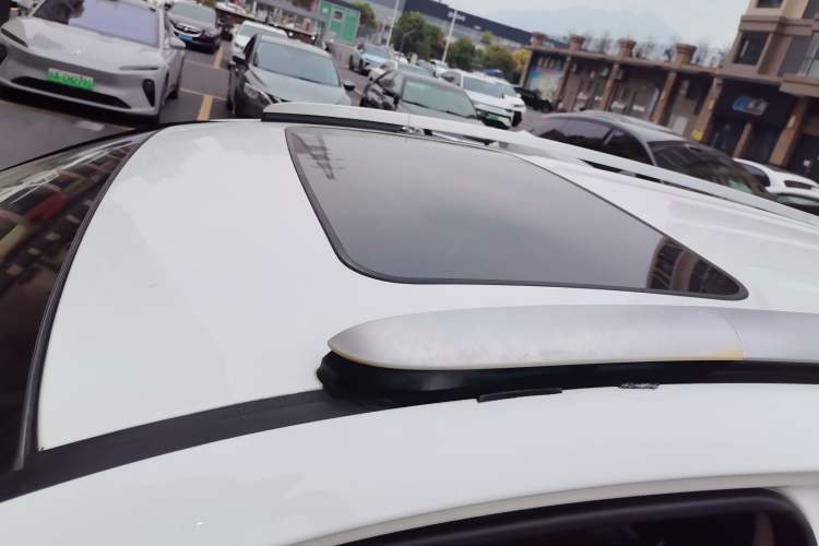 Used Geely Auto Vision X6 2016 1.3T CVT Luxury Model Roof