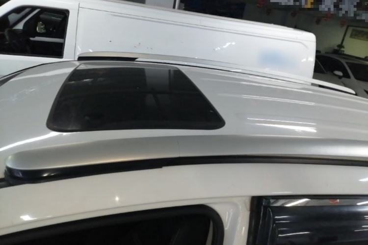 Used Geely Auto Vision X6 2016 1.8L Manual Luxury Model Roof