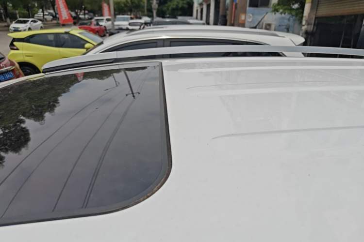 Used Geely Auto Vision X6 2016 1.8L Manual Luxury Model Roof