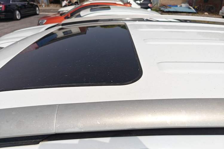Used Geely Auto Vision X6 2016 1.3T CVT Flagship Model Roof