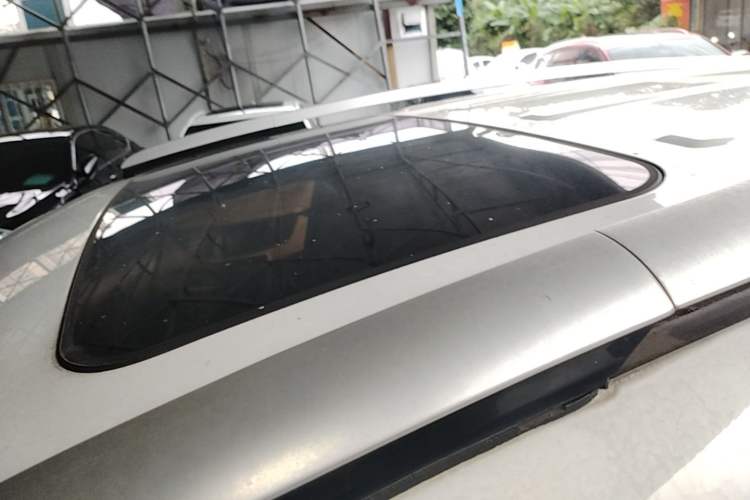 Used Geely Auto Vision X6 2016 1.3T CVT Flagship Model Roof