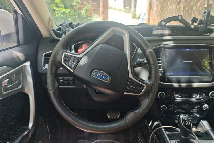 Used Geely Auto Vision X6 2016 1.3T CVT Flagship Model Steering Wheel
