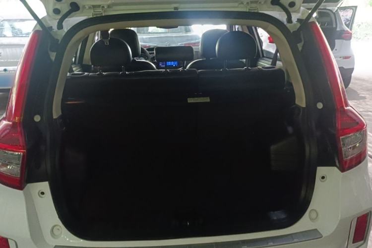 Used Geely Auto Vision X6 2016 1.3T CVT Flagship Model Trunk