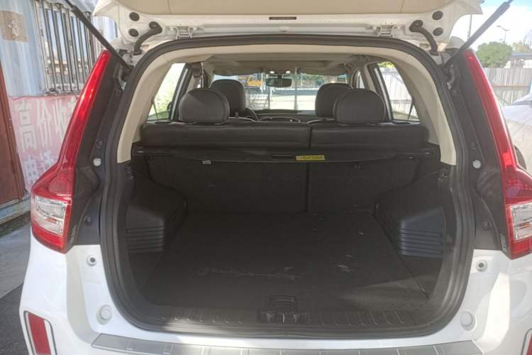 Used Geely Auto Vision X6 2016 1.8L Manual Luxury Model Trunk
