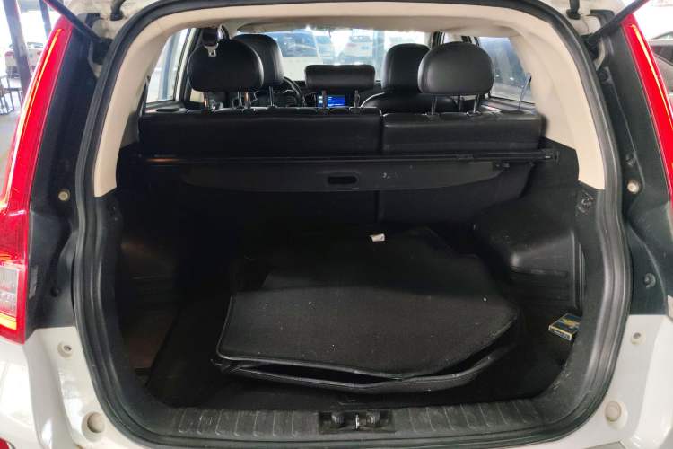 Used Geely Auto Vision X6 2016 1.3T CVT Flagship Model Trunk