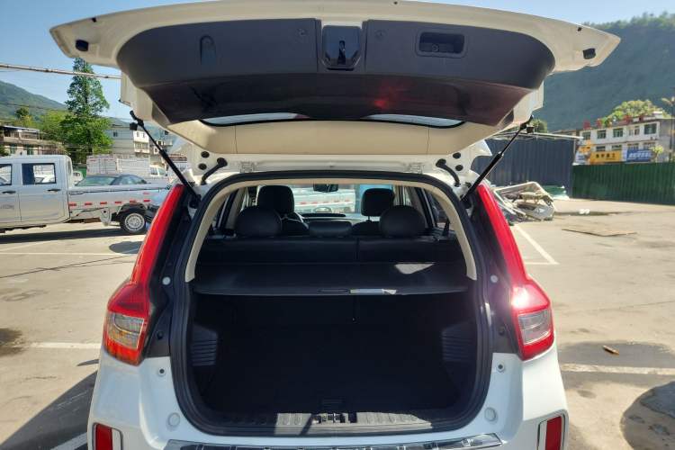 Used Geely Auto Vision X6 2016 1.3T CVT Flagship Model Trunk