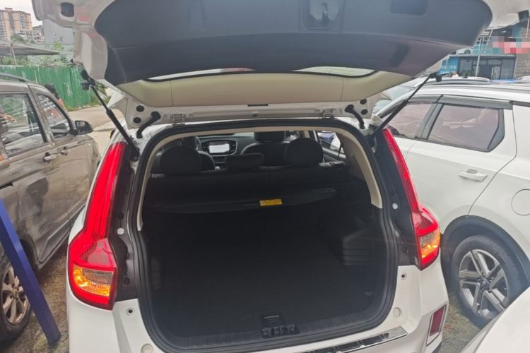 Used Geely Auto Vision X6 2016 1.3T CVT Flagship Model Trunk