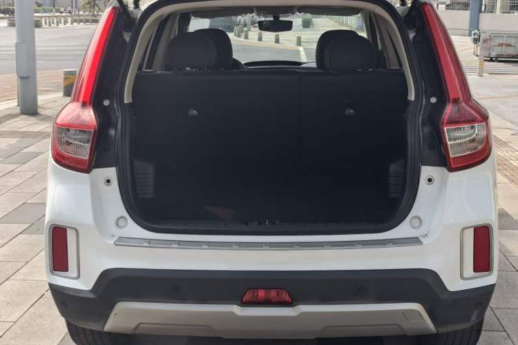 Used Geely Auto Vision X6 2016 1.8L Manual Luxury Model Trunk