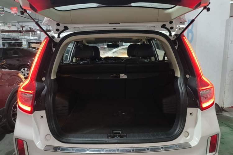 Used Geely Auto Vision X6 2016 1.8L Manual Luxury Model Trunk