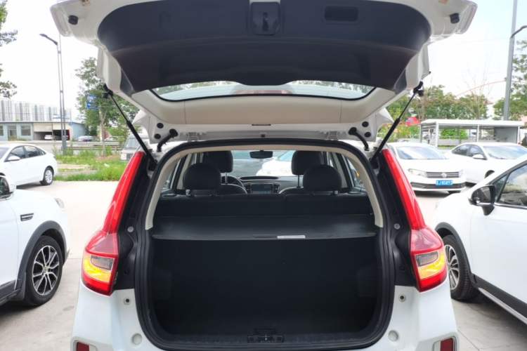 Used Geely Auto Vision X6 2016 1.8L Manual Luxury Model Trunk