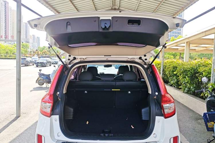 Used Geely Auto Vision X6 2016 1.3T CVT Flagship Model Trunk
