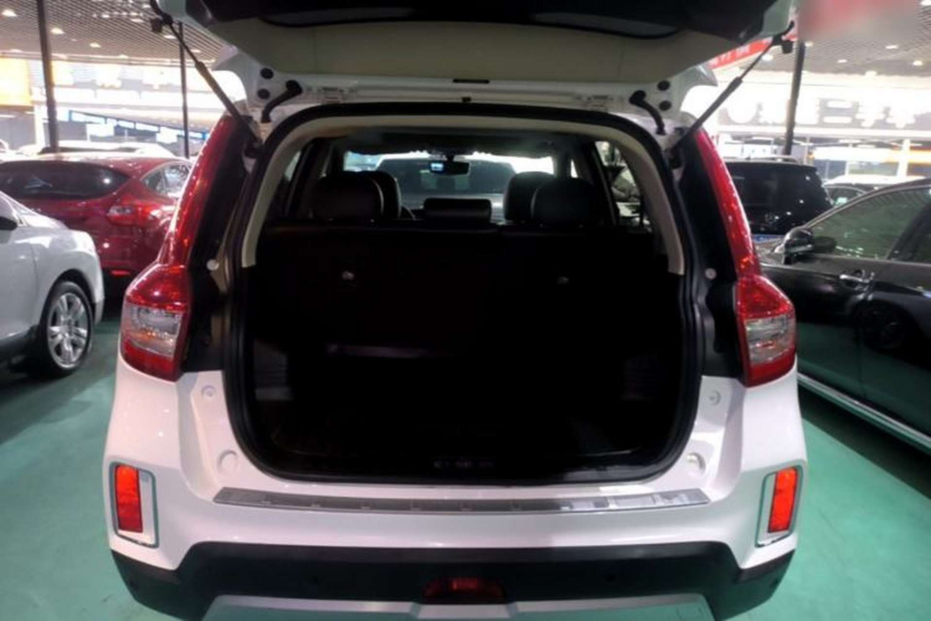 Used Geely Auto Vision X6 2016 1.3T CVT Flagship Model Trunk